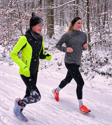 Bianca Böhnke & Valerie Lempp beim sonntaglichen Lauftraining in 2er Gruppen am Hanweiler Sattel