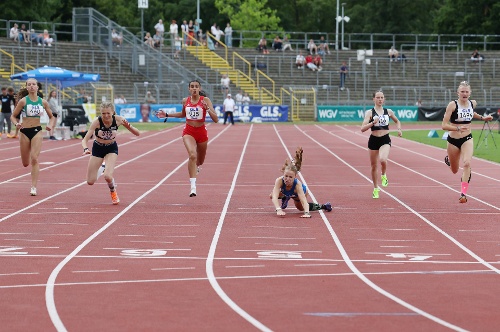 https://www.leichtathletik-vfl-waiblingen.de/content/igal/sturz-300m3-NGKUCT-L-3408.jpg