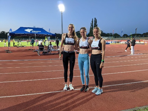 Die Bundeskaderkolleginnen Hanna Render, Sabrina Heil und Laura Wilhelm in Dessau (v.l.n.r)