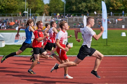 Nils Gade sprintet zu Gold über 100 Meter © Böhnke