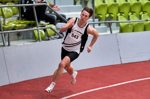 Nils Gade über die 200m © Roman Böhnke