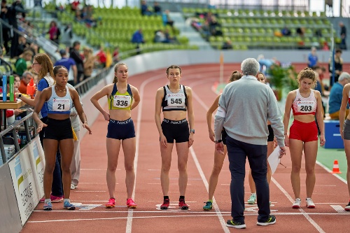 Bianca Böhnke im Starterfeld der 800m © Roman Böhnke